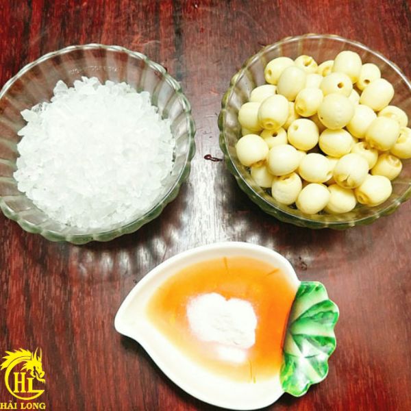 Chuẩn bị nguy&ecirc;n liệu l&agrave;m mứt hạt sen kh&ocirc;